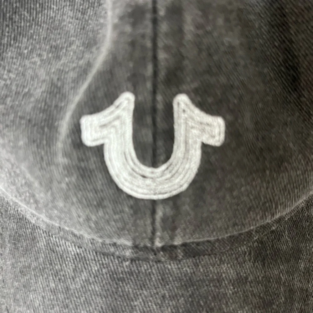 True Religion Gray 100% Cotton Logo snap back Cap